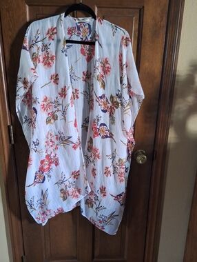 Do everything in love White Floral Kimono with Red, Navy & Gold Print